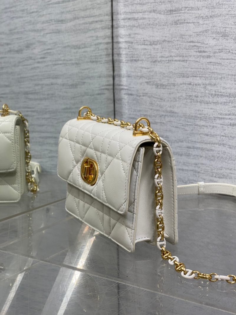 img_2b46f204_20241019_i1729320820_1030_0_jpg MISS CARO MINI 17 BAG IN WHITE MACROCANNAGE LAMBSKIN