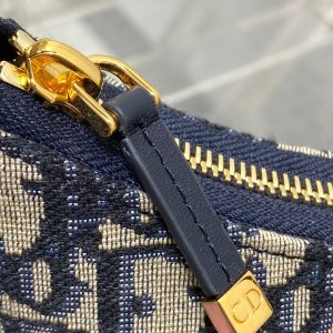 img_2b46f204_20241019_i1729322198_2197_0_jpg MONTAIGNE CIGALE MINI 24 BAG IN BLUE DIOR OBLIQUE JACQUARD