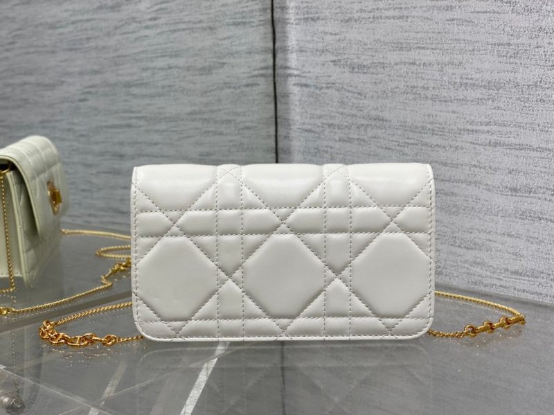 img_2b46f204_20241024_i1729757843_2718_7_jpg MONTAIGNE AVENUE MINI 19 BAG IN WHITE CALFSKIN WITH GOLD HARDWARE
