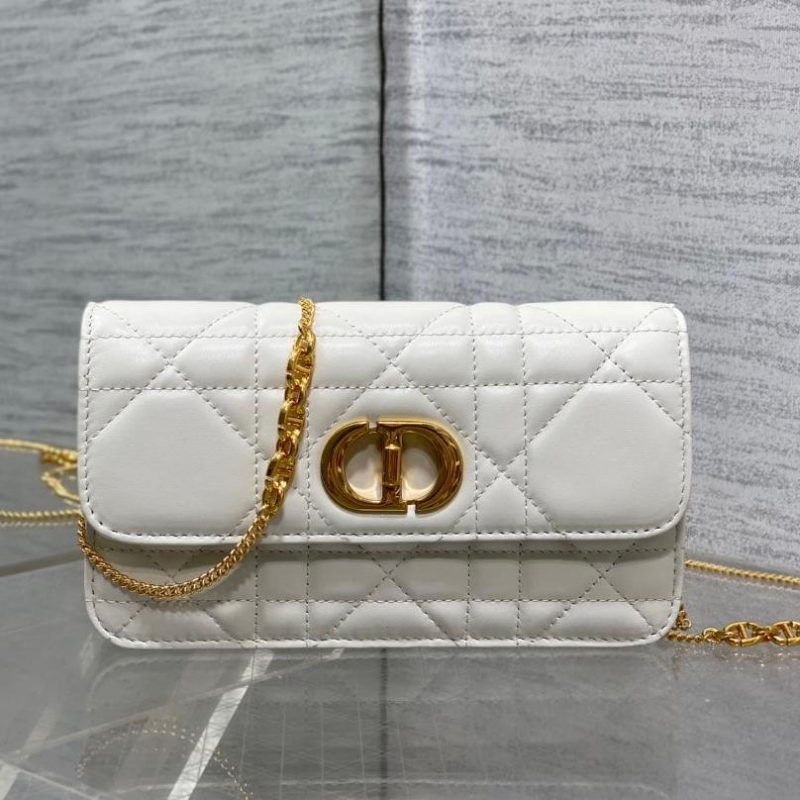 img_2b46f204_20241024_i1729757843_373_3_jpg MONTAIGNE AVENUE MINI 19 BAG IN WHITE CALFSKIN WITH GOLD HARDWARE