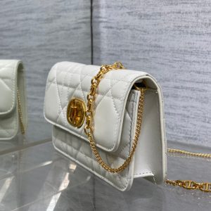 img_2b46f204_20241024_i1729757843_9054_2_jpg MONTAIGNE AVENUE MINI 19 BAG IN WHITE CALFSKIN WITH GOLD HARDWARE