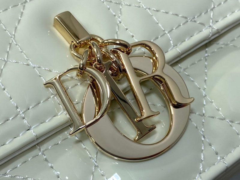 img_2b46f204_20241026_i1729931175_3146_2_jpg MINI BAG 24 IN WHITE CREAM PATENT CANNAGE CALFSKIN