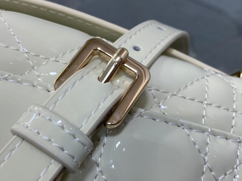 img_2b46f204_20241026_i1729931175_4994_8_jpg MINI BAG 24 IN WHITE CREAM PATENT CANNAGE CALFSKIN