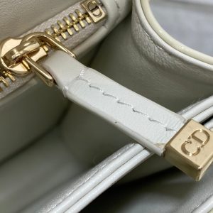 img_2b46f204_20241026_i1729931175_605_3_jpg MINI BAG 24 IN WHITE CREAM PATENT CANNAGE CALFSKIN