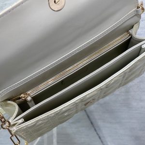 img_2b46f204_20241026_i1729931175_9724_1_jpg MINI BAG 24 IN WHITE CREAM PATENT CANNAGE CALFSKIN