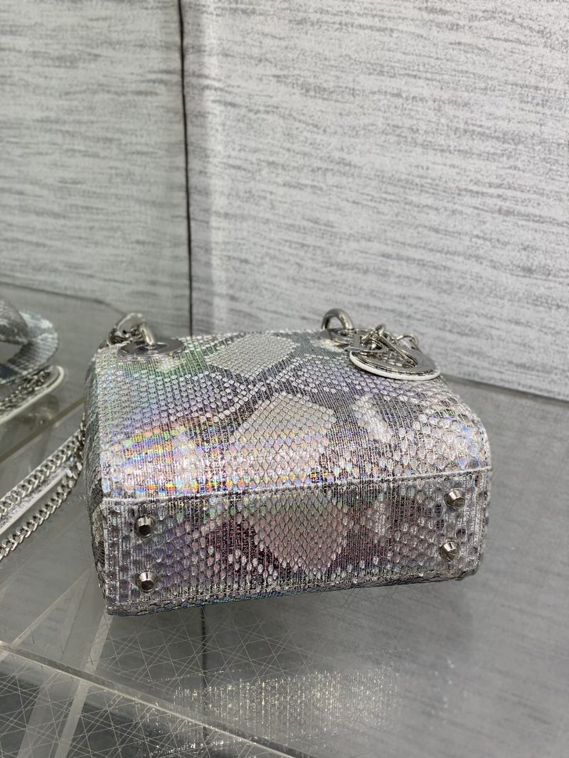 img_2b46f204_20241028_i1730103777_846_8_jpg MINI 17 LADY BAG IN SILVER SNAKESKIN PATTERN LAMBSKIN