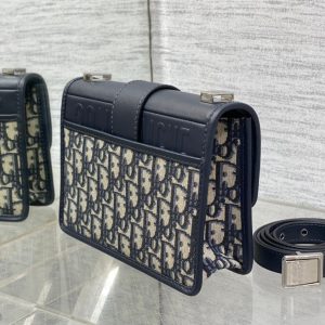 MONTAIGNE EAST-WEST 21 BAG WITH CHAIN IN NAVY BLUE LAMBSKIN AND MONOGRAM JACQUARD