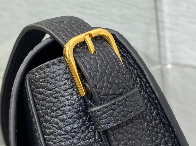 img_2b46f204_20241101_i1730440291_7302_1_jpg MEDIUM 27 BOBBY BAG IN BLACK LAMBSKIN