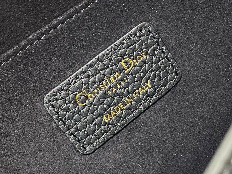 img_2b46f204_20241101_i1730440291_7992_5_jpg MEDIUM 27 BOBBY BAG IN BLACK LAMBSKIN