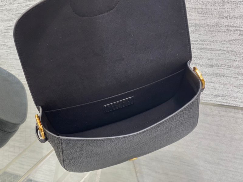 img_2b46f204_20241101_i1730440291_879_4_jpg MEDIUM 27 BOBBY BAG IN BLACK LAMBSKIN