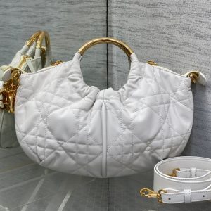 WALK IN PURSE 36 BAG WHITE LAMBSKIN WITH GOLD HARDWARE