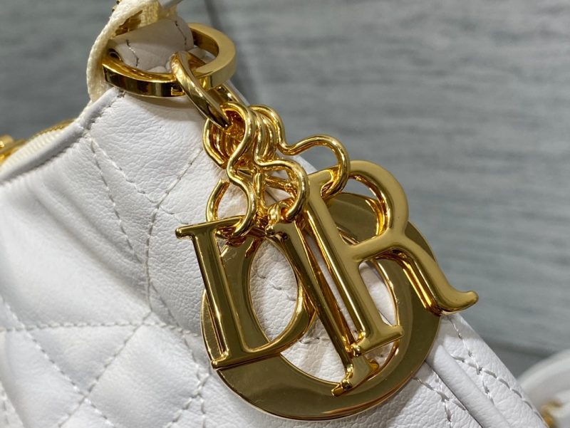 WALK IN PURSE 36 BAG WHITE LAMBSKIN WITH GOLD HARDWARE