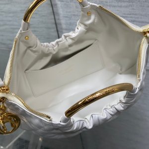 WALK IN PURSE 36 BAG WHITE LAMBSKIN WITH GOLD HARDWARE