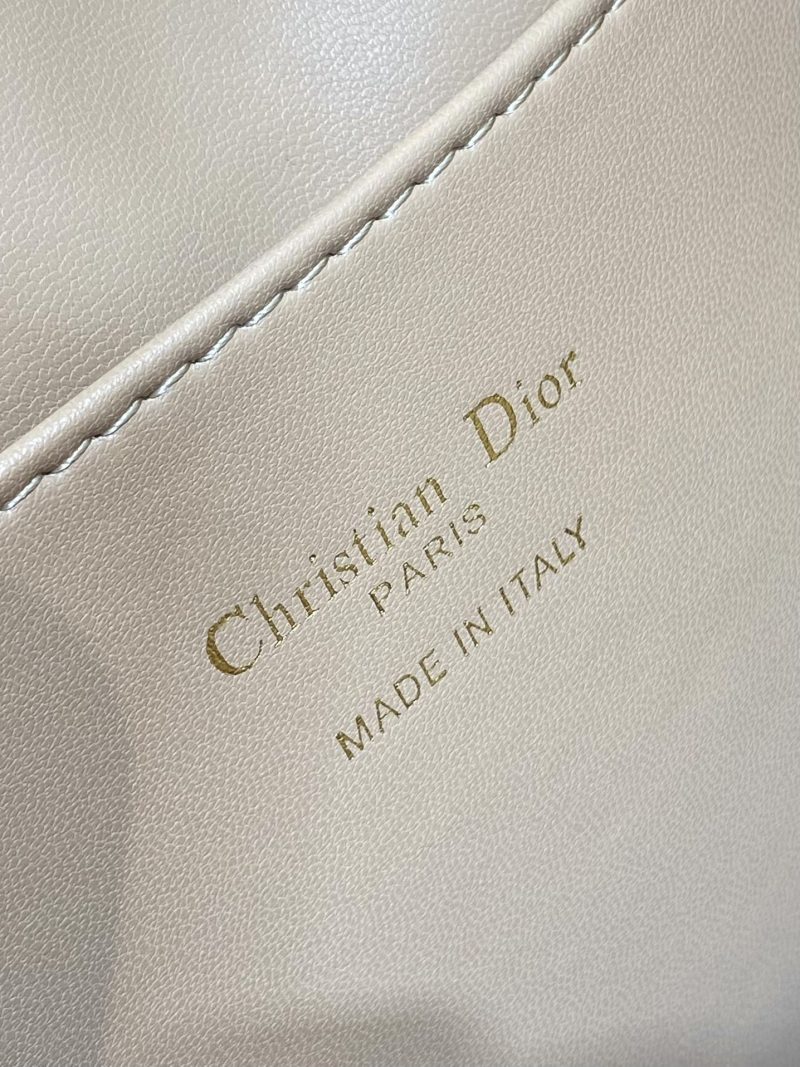 img_2b46f204_20241104_i1730710344_2184_6_jpg MEDIUM 25 CARO BACKPACK ALMOND BEIGE MACROCANNAGE LAMBSKIN