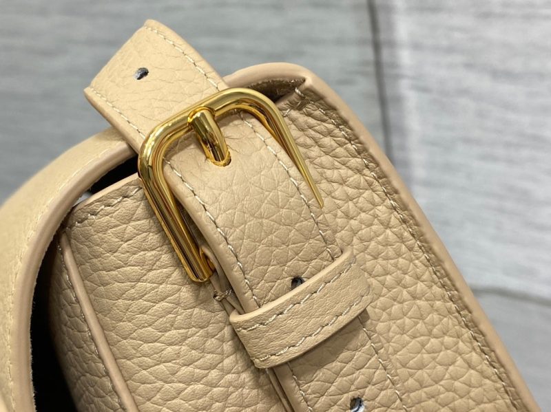 img_2b46f204_20241104_i1730711485_8210_6_jpg MEDIUM 27 BOBBY BAG IN TAN BEIGE LAMBSKIN