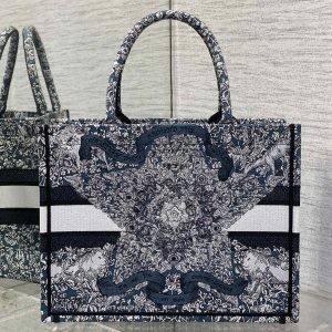 img_2b46f204_20241108_i1731042980_1467_6_jpg MEIDUM 36 BOOK TOTE IN BLACK CANVAS 226297