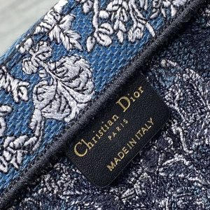 img_2b46f204_20241108_i1731042980_2756_5_jpg MEIDUM 36 BOOK TOTE IN BLACK CANVAS 226297