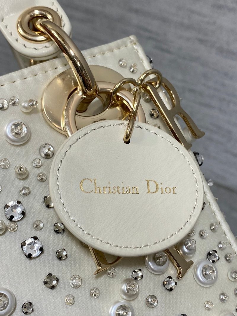 img_2b46f204_20241108_i1731044107_6737_5_jpg MINI 17 LADY BAG IN WHITE SATIN EMBROIDERED WITH BEADS 226310