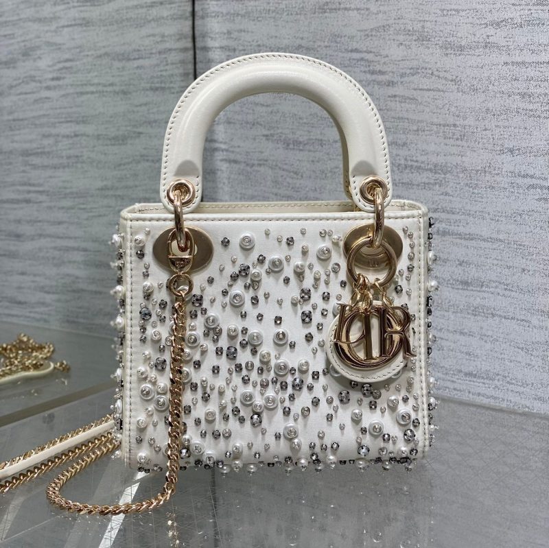 img_2b46f204_20241108_i1731044107_7425_7_jpg MINI 17 LADY BAG IN WHITE SATIN EMBROIDERED WITH BEADS 226310