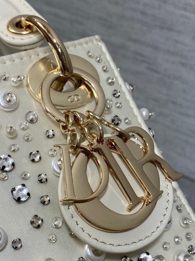 img_2b46f204_20241108_i1731044107_9585_6_jpg MINI 17 LADY BAG IN WHITE SATIN EMBROIDERED WITH BEADS 226310