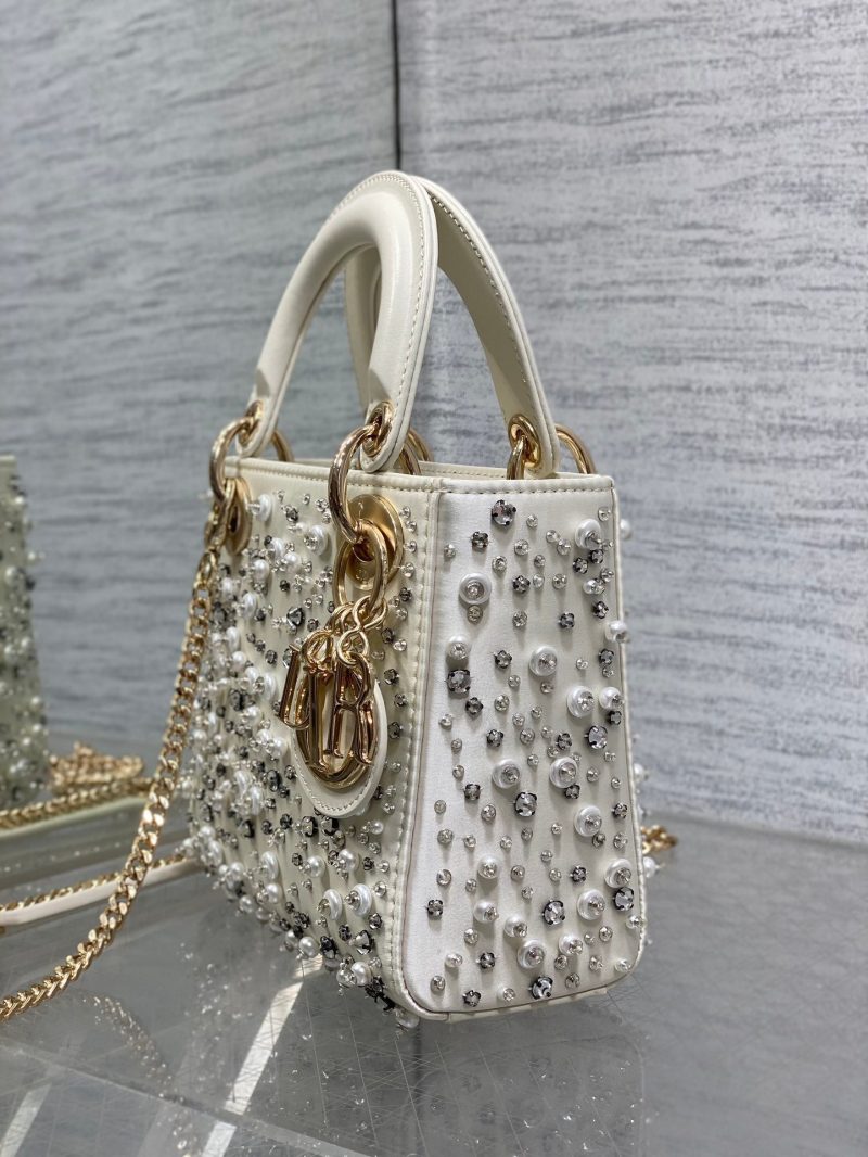 img_2b46f204_20241108_i1731044108_6099_8_jpg MINI 17 LADY BAG IN WHITE SATIN EMBROIDERED WITH BEADS 226310