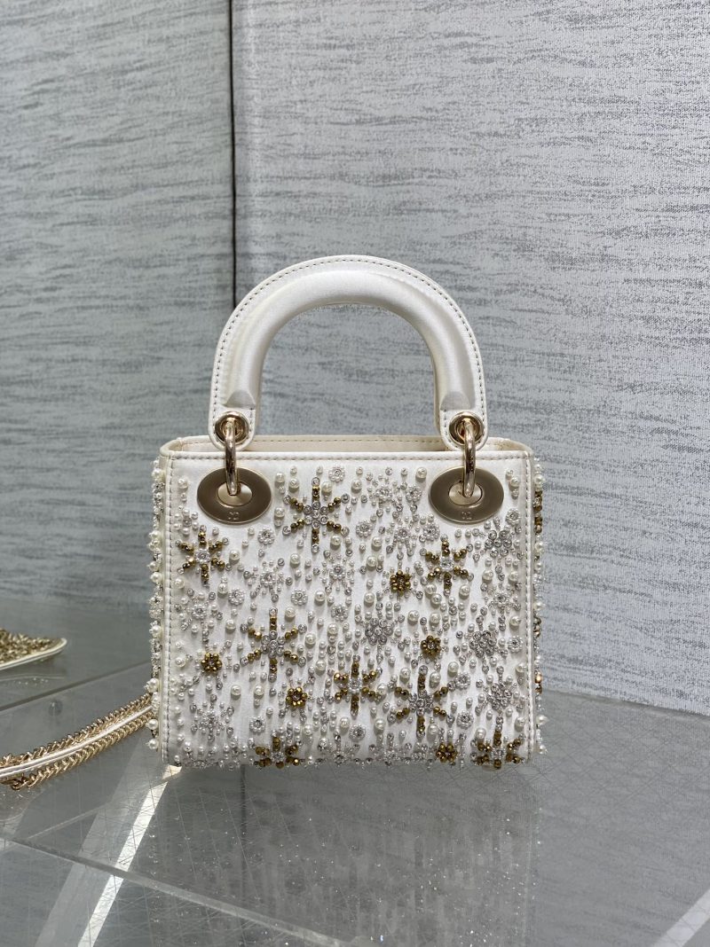 img_2b46f204_20241113_i1731488934_9365_0_jpg MINI 17 LADY BAG IN WHITE SATIN EMBROIDERED WITH BEADS
