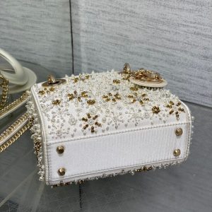 img_2b46f204_20241113_i1731488935_1866_7_jpg MINI 17 LADY BAG IN WHITE SATIN EMBROIDERED WITH BEADS