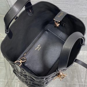 ALWAYS MEDIUM 28 BAG IN BLACK MACROCANNAGE CALFSKIN