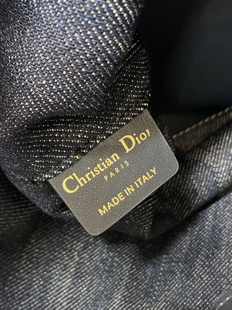 img_2b46f204_20241120_i1732091772_1255_3_jpg MEDIUM 28 TOUJOURS BAG IN BLUE GRAPHIC CANNAGE DENIM