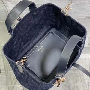 img_2b46f204_20241120_i1732091772_5803_1_jpg MEDIUM 28 TOUJOURS BAG IN BLUE GRAPHIC CANNAGE DENIM