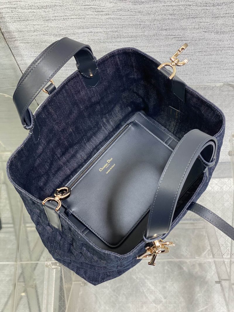 img_2b46f204_20241120_i1732091772_5803_1_jpg MEDIUM 28 TOUJOURS BAG IN BLUE GRAPHIC CANNAGE DENIM