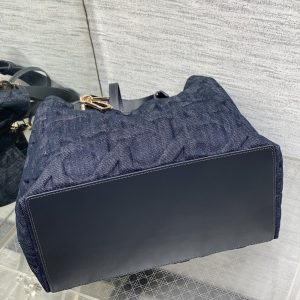 img_2b46f204_20241120_i1732091772_7200_0_jpg MEDIUM 28 TOUJOURS BAG IN BLUE GRAPHIC CANNAGE DENIM