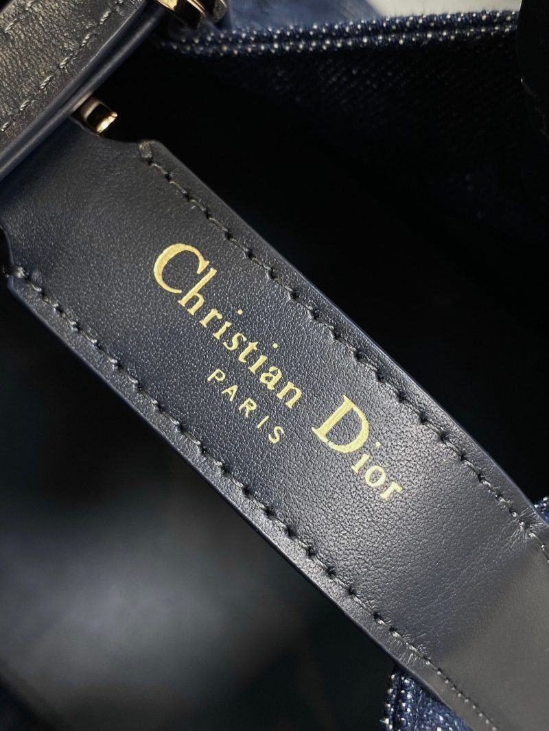 img_2b46f204_20241120_i1732091773_8861_5_jpg MEDIUM 28 TOUJOURS BAG IN BLUE GRAPHIC CANNAGE DENIM