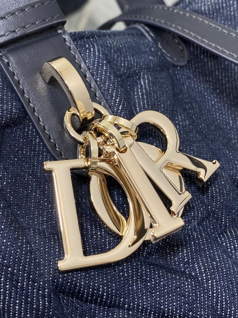 img_2b46f204_20241120_i1732091773_9658_6_jpg MEDIUM 28 TOUJOURS BAG IN BLUE GRAPHIC CANNAGE DENIM