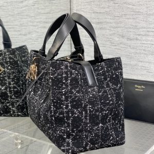MEDIUM 28 TOUJOURS BAG IN BLACK MIX WHITE CANNAGE TWEED WITH GOLD HARDWARE