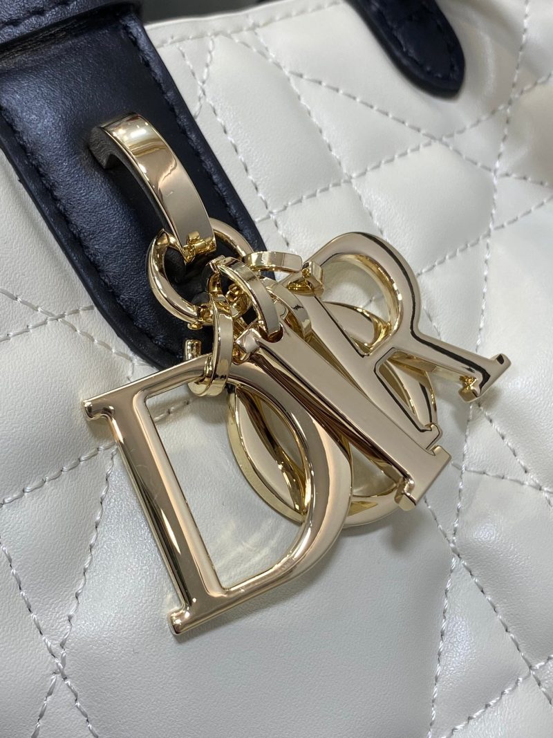 img_2b46f204_20241120_i1732117059_9554_8_jpg ALWAYS MINI 28 BAG IN WHITE MIX BLACK MACROCANNAGE CALFSKIN