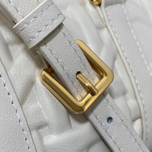 GROOVE 17 BAG IN WHITE CREAM MACROCANNAGE CALFSKIN WITH GOLD HARDWARE