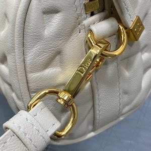 GROOVE 17 BAG IN WHITE CREAM MACROCANNAGE CALFSKIN WITH GOLD HARDWARE