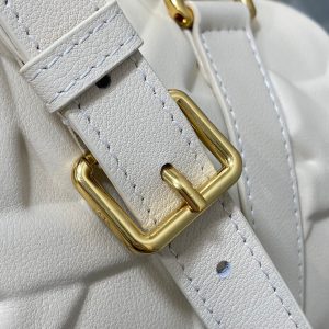 GROOVE 20 BAG IN WHITE CREAM MACROCANNAGE CALFSKIN WITH GOLD HARDWARE