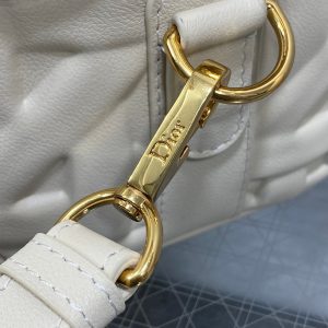 GROOVE 20 BAG IN WHITE CREAM MACROCANNAGE CALFSKIN WITH GOLD HARDWARE