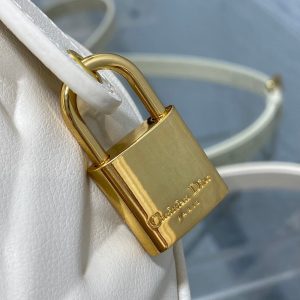 GROOVE 25 BAG IN WHITE CREAM MACROCANNAGE CALFSKIN WITH GOLD HARDWARE