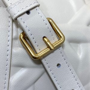 GROOVE 25 BAG IN WHITE CREAM MACROCANNAGE CALFSKIN WITH GOLD HARDWARE