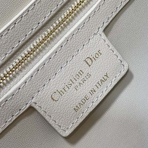 GROOVE 25 BAG IN WHITE CREAM MACROCANNAGE CALFSKIN WITH GOLD HARDWARE