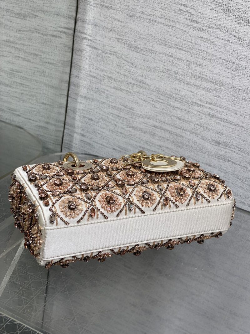 img_2b46f204_20241129_i1732850448_893_1_jpg MINI 22 LADY BAG IN WHITE SATIN WITH COLORFUL EMBROIDERED BEADWORK