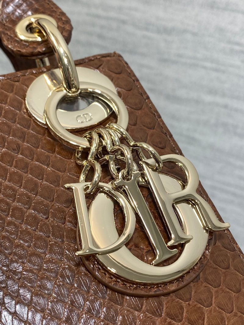 img_2b46f204_20241129_i1732851514_4333_6_jpg_6245fb21-d321-4379-ae08-c9ad6f146010 MINI 17 LADY BAG IN PEACAN BROWN METALLIC LAMBSKIN