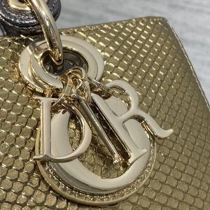 img_2b46f204_20241129_i1732857884_419_8_jpg MEDIUM 22 LADY BAG IN GOLD METALLIC LAMBSKIN