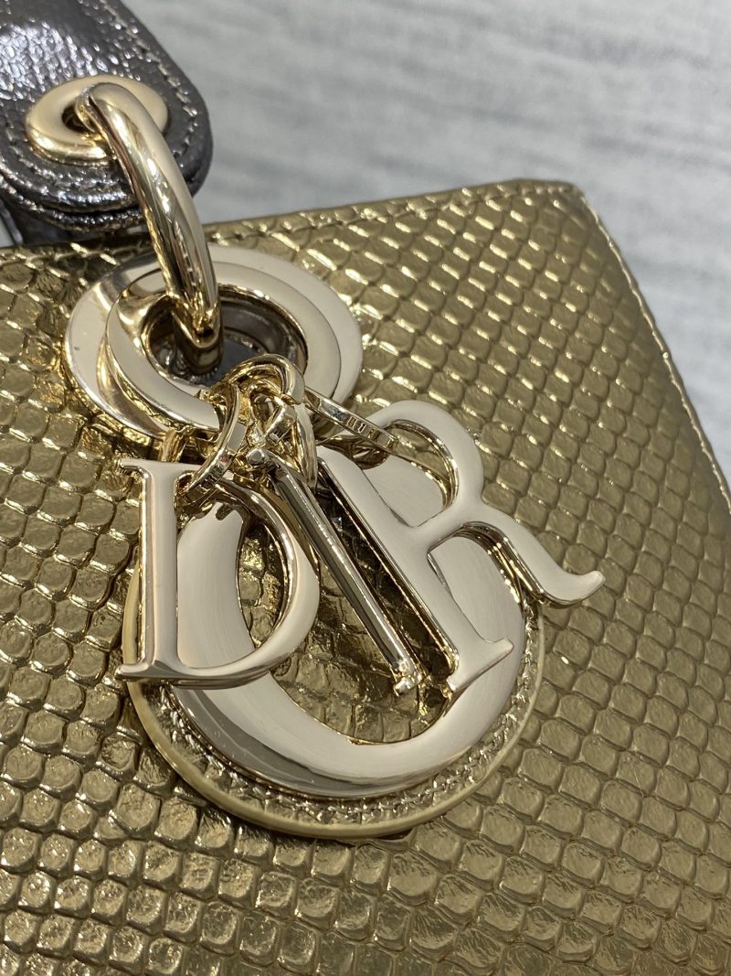 img_2b46f204_20241129_i1732857884_419_8_jpg MEDIUM 22 LADY BAG IN GOLD METALLIC LAMBSKIN