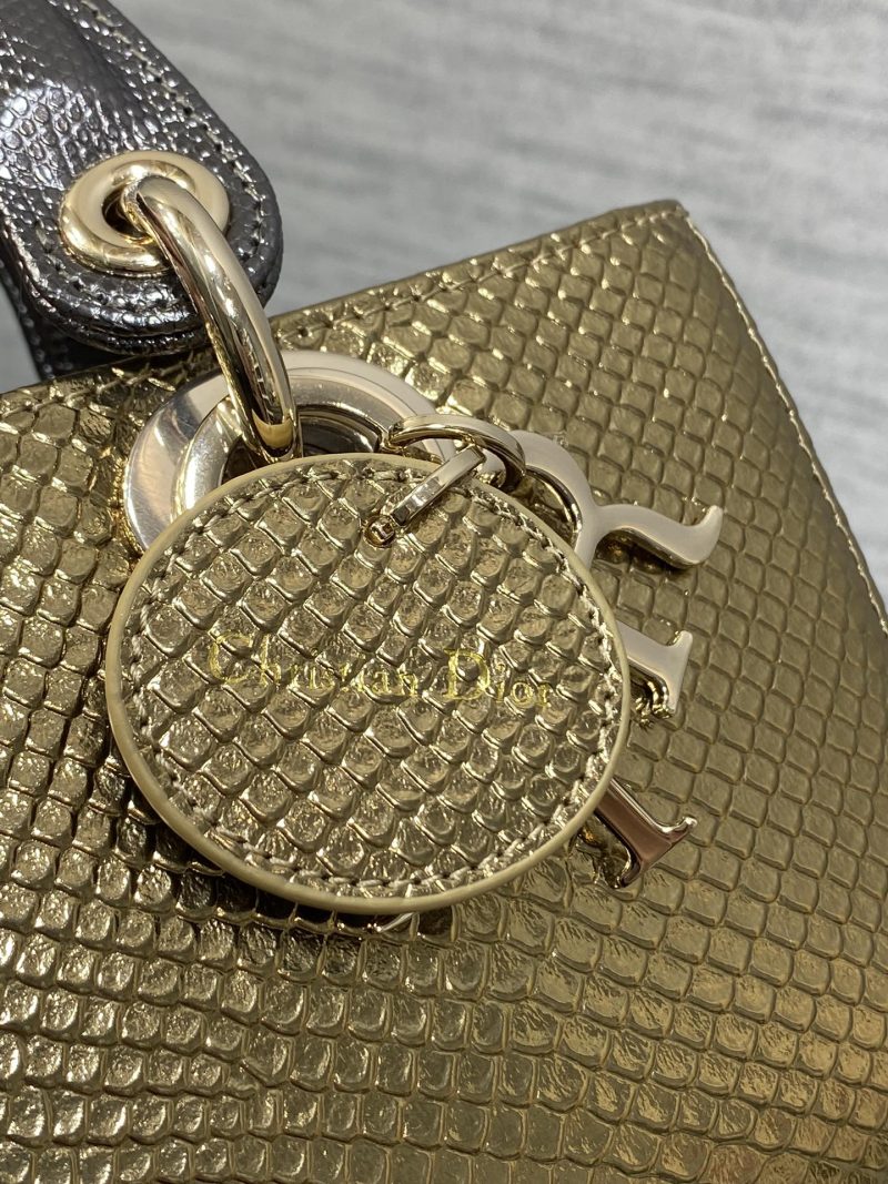 img_2b46f204_20241129_i1732857884_4457_2_jpg MEDIUM 22 LADY BAG IN GOLD METALLIC LAMBSKIN