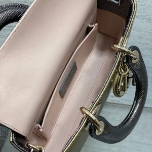 img_2b46f204_20241129_i1732857884_7211_0_jpg MEDIUM 22 LADY BAG IN GOLD METALLIC LAMBSKIN