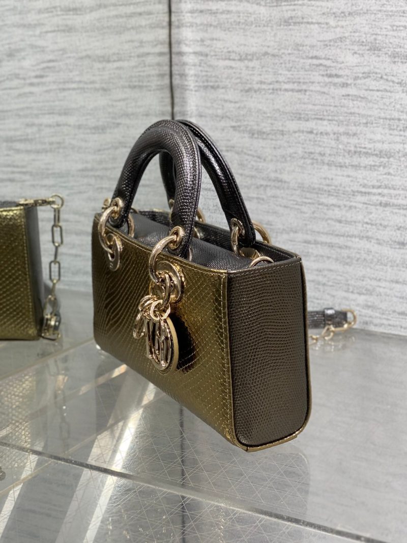 img_2b46f204_20241129_i1732857884_7802_7_jpg MEDIUM 22 LADY BAG IN GOLD METALLIC LAMBSKIN